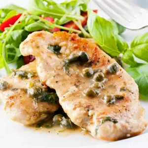 Куриное филе под сливочным соусом