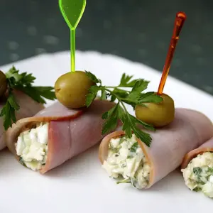 Ветчинные рулетики